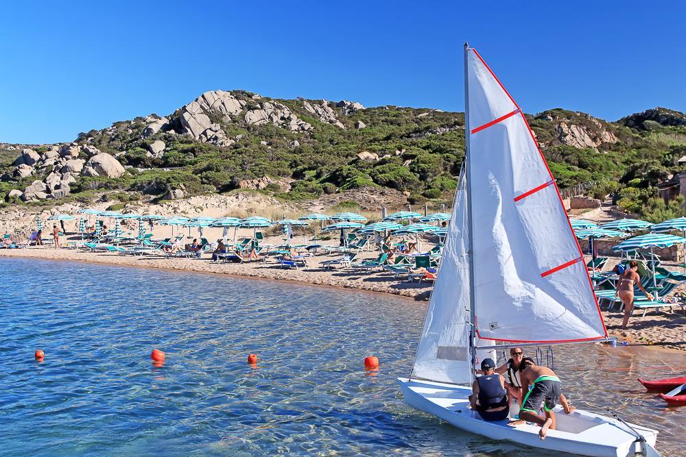 Отель Touring Club Italiano - La Maddalena Ла-Маддалена Экстерьер фото