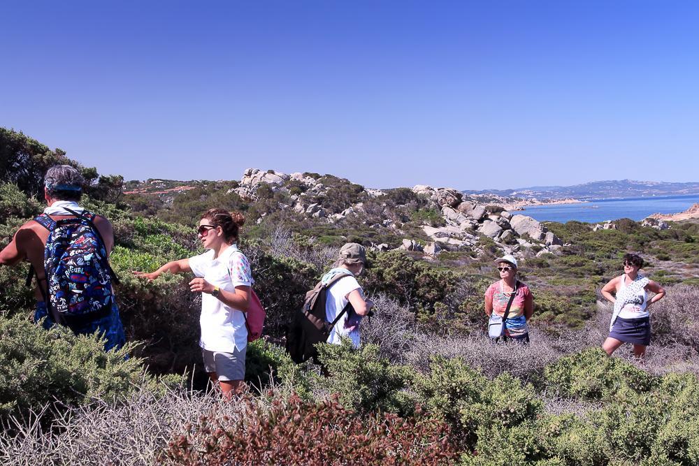 Отель Touring Club Italiano - La Maddalena Ла-Маддалена Экстерьер фото